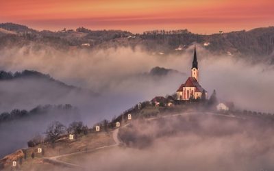 FESTIVAL SPREHODOV